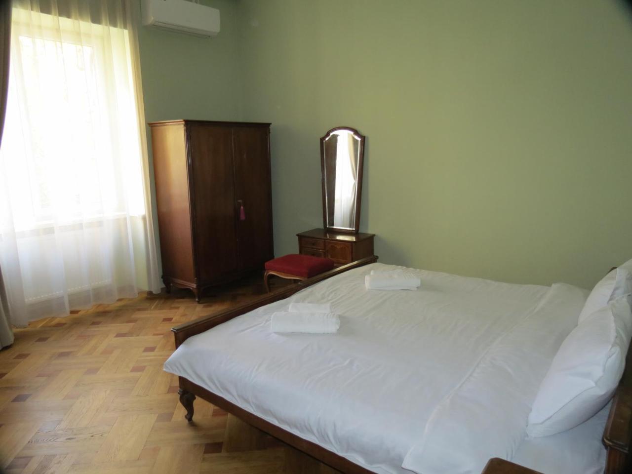 Three Rooms Apartment Tbilisi Exteriör bild