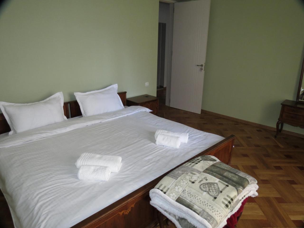 Three Rooms Apartment Tbilisi Exteriör bild